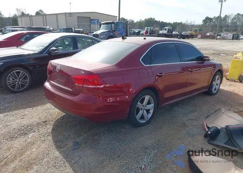 2015 Volkswagen Passat 1.8T Limited Edition из США, поврежденный, VIN 1VWAT7A3XFC107428